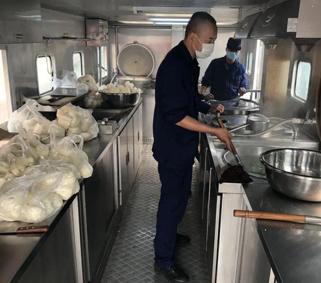 中国海军舰艇护航，150舰的荣耀使命，中国海军舰艇荣耀护航，150舰的使命与荣耀