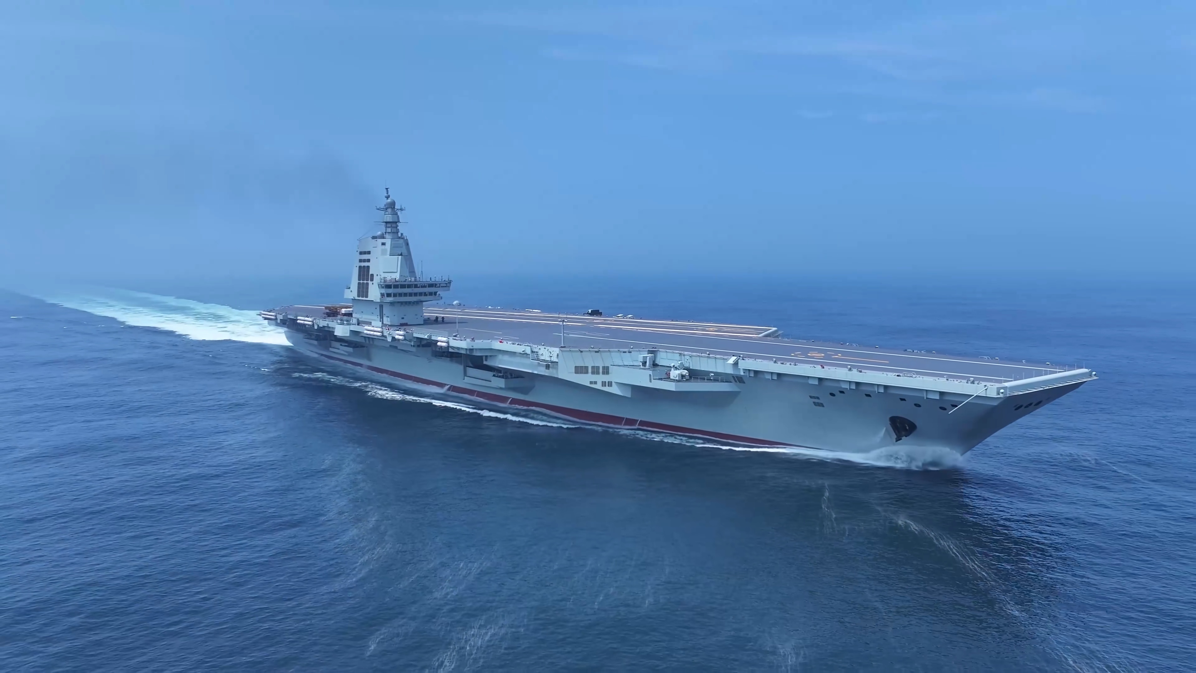 中国造航母，走向海洋强国的坚实步伐，中国航母建造，迈向海洋强国的坚定步伐