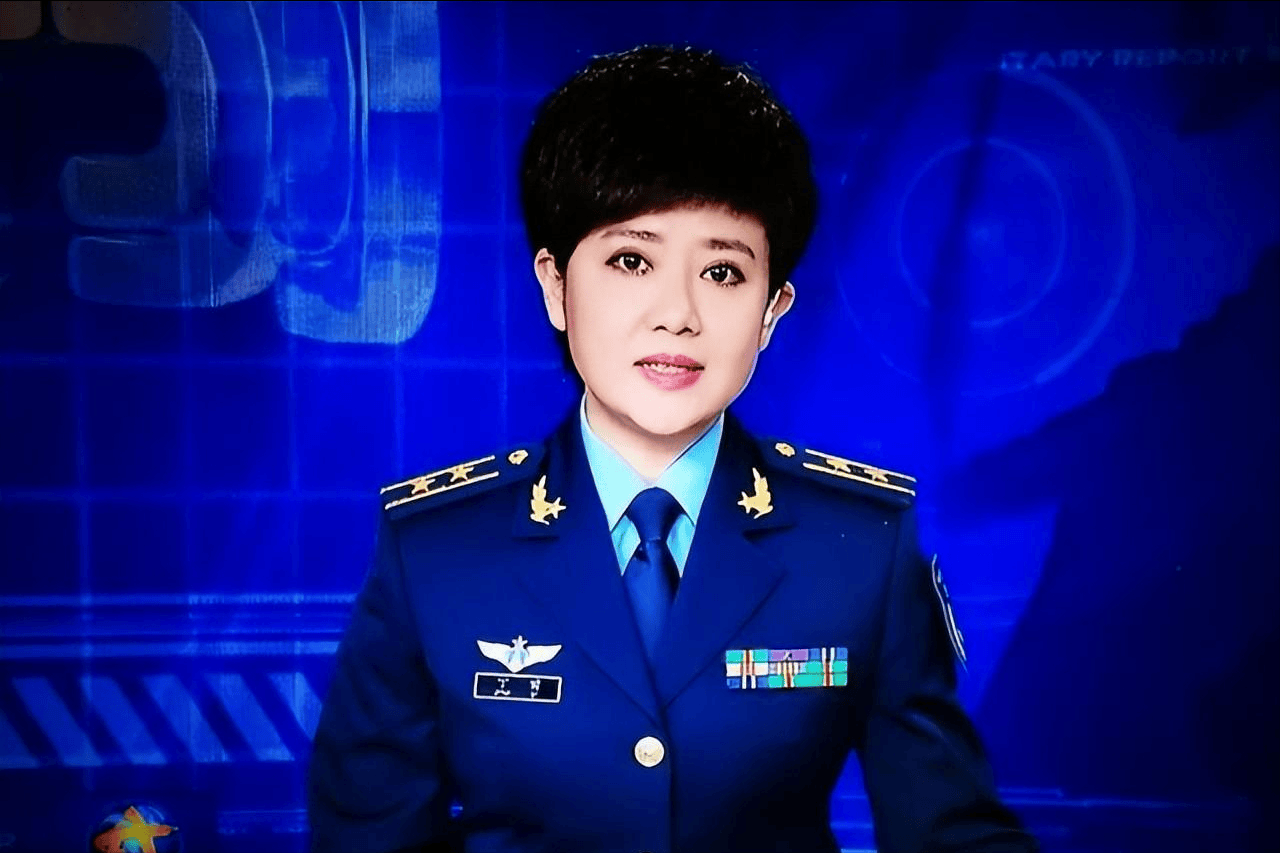 军事频道主持人的魅力，美女主持人的风采，军事频道主持人魅力尽显，美女主持人风采独特
