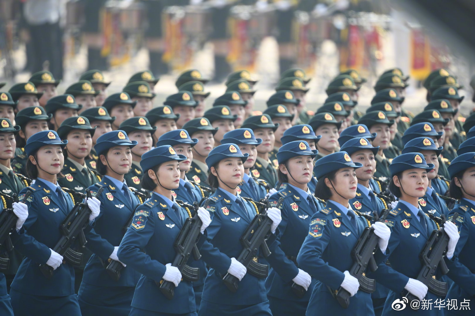 壮丽瞬间，2019年阅兵式中的女兵方队图片纪实，『壮丽瞬间，女兵方队风采闪耀2019阅兵式纪实图片』