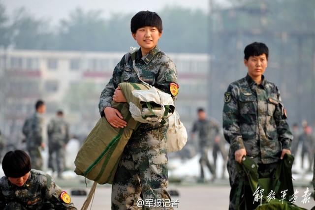 中国特战女兵照片，展现女性力量与荣耀的瞬间，中国特战女兵照片，荣耀瞬间，展现女性力量与风采