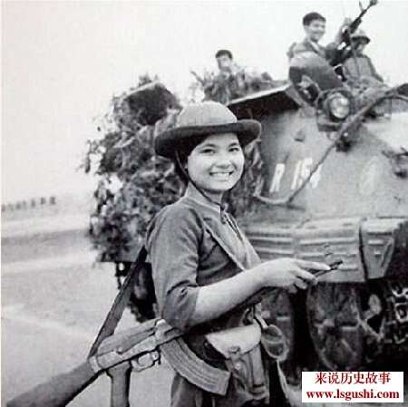 越战中的中国女兵护士，老照片背后的故事，越战中的中国女兵护士，老照片背后的英勇故事