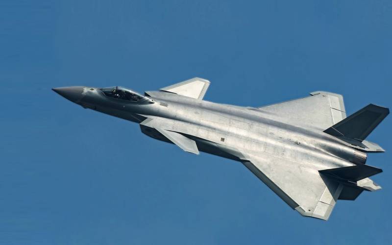 F22与F16，哪个更先进？，F22与F16，哪个战斗机更先进？