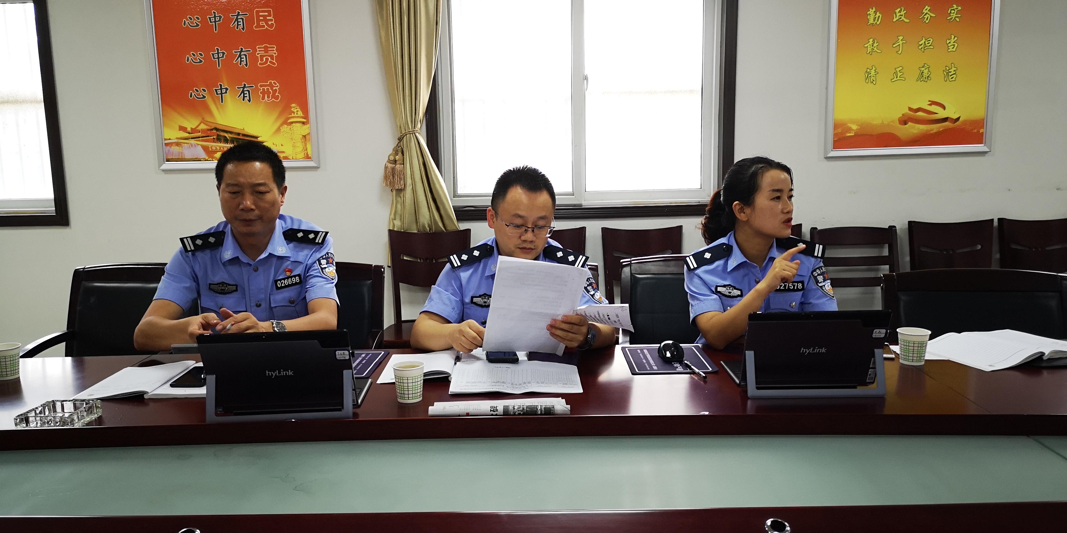 丁小军，平凡之路上的非凡人生，丁小军，平凡之路上的非凡人生传奇