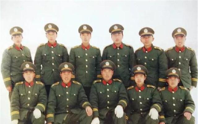 女武警服装图片，展现力量与美丽的完美结合，女武警服装展现力量与美丽之完美融合