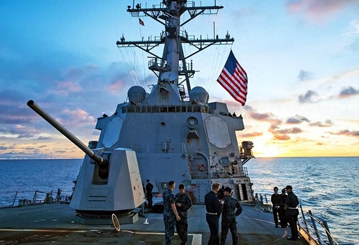 中国山东航母图片,揭示强大国防力量背后的故事,山东航母图片揭示中国国防力量的辉煌背后故事