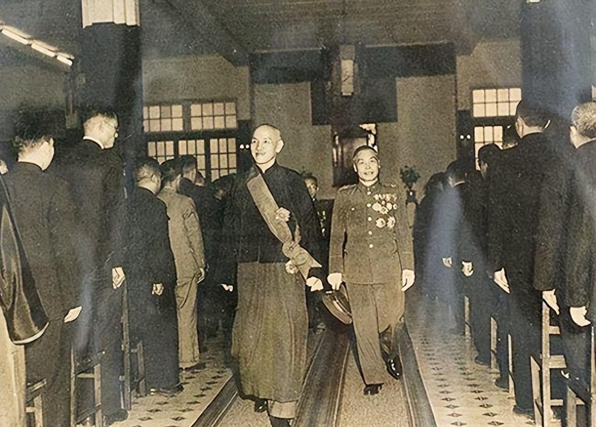 空军一号皮革发绿现象揭秘，真相究竟如何？，空军一号皮革发绿现象真相揭秘，背后原因探究！