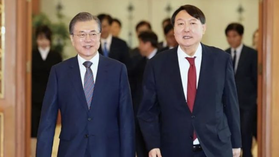 文在寅正式接受调查，揭开真相的序幕，文在寅正式接受调查，真相揭晓序幕启动
