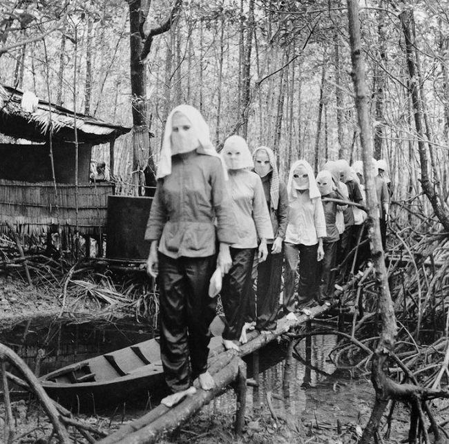 越南反击战中的中国女兵照片，历史的见证与时代的印记，中国女兵在越南反击战中的历史见证与时代印记