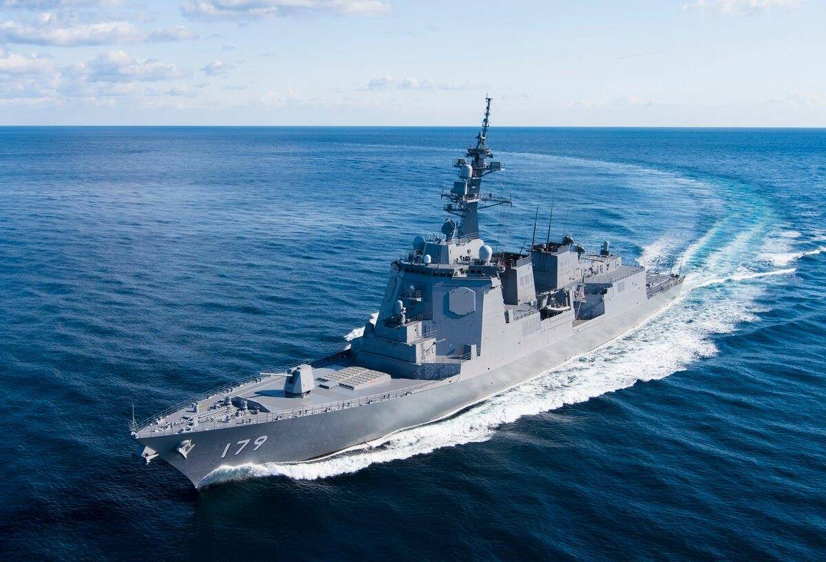 中国海军160号驱逐舰，新时代的海上卫士，中国海军160号驱逐舰，新时代海上卫士亮相海域