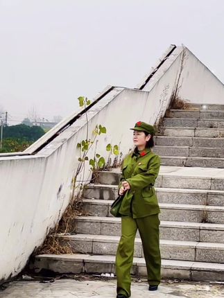 军装背影照片女，荣耀与坚韧的象征，军装背影女，荣耀与坚韧的永恒印记