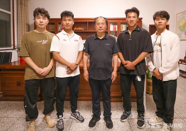 肖思远与塔沟武校，探索背后的故事，肖思远与塔沟武校，背后的故事探索