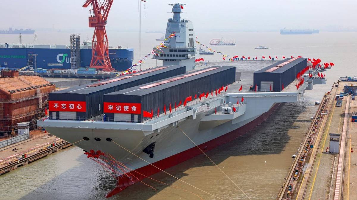 福建舰，常规动力下的壮丽巨舰，福建舰，常规动力下的巨舰风采