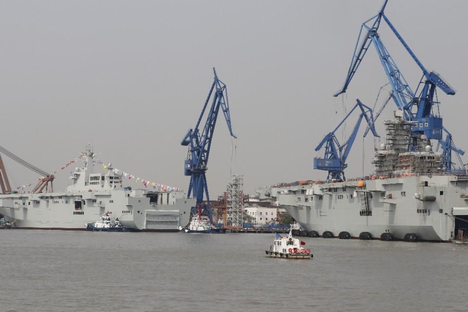 揭秘中国海军的骄傲，075型两栖攻击舰的尺寸参数详解，中国海军骄傲揭秘，075型两栖攻击舰尺寸参数深度解析