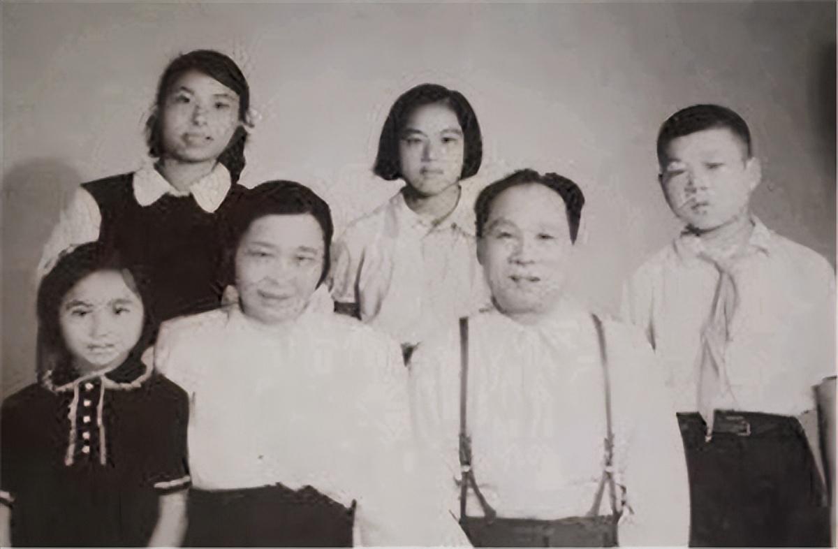 中国女将军图片，展现力量与荣耀的象征，中国女将军图片，力量与荣耀的典范
