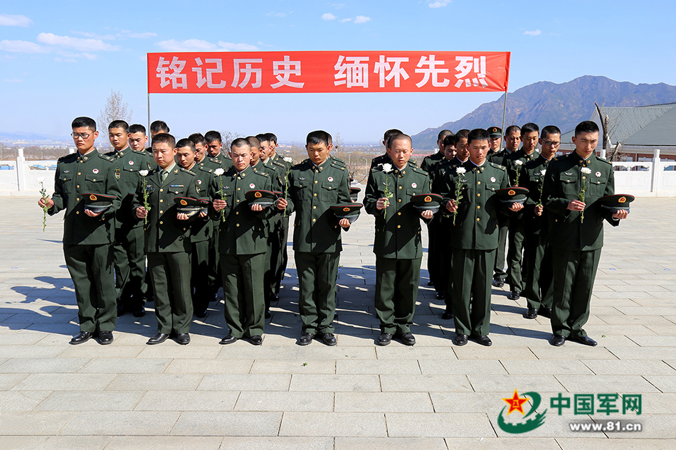 揭秘，关于中国人民解放军陆军第XXX集团军是否属于陆军的问题探讨，中国人民解放军陆军第XXX集团军归属问题探讨，是否属于陆军揭秘