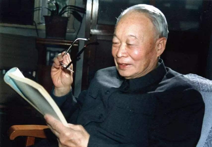 两弹一星之父背后的女人，何泽慧——伟大的妻子与科研伙伴，两弹一星之父背后的女人，何泽慧——科研伙伴与伟大妻子
