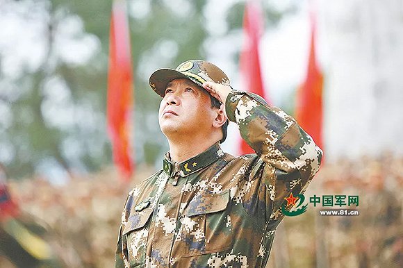 丁晓兵的人物PPT介绍，丁晓兵人物介绍PPT概述