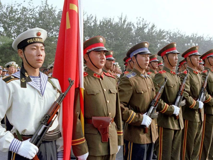 探索中国军队的历史风貌，85式军装图片，中国军队历史风貌探索，85式军装风采展示