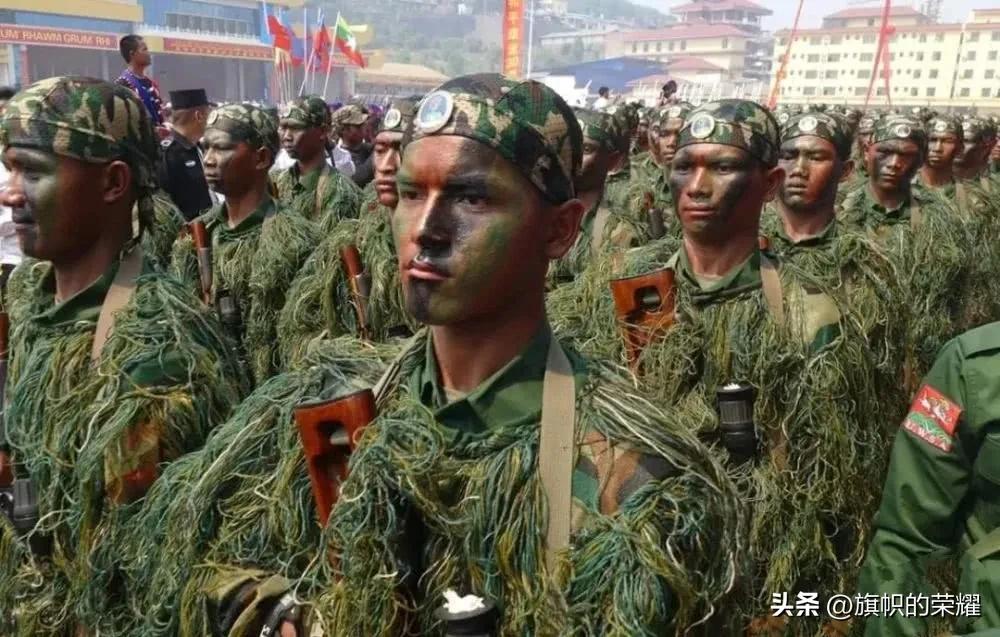 中国人民武装警察部队特种警察学院培养出的学员，兵与军官的双重身份解析，中国人民武装警察部队特种警察学院学员的双重身份解析，兵与军官的培养之路