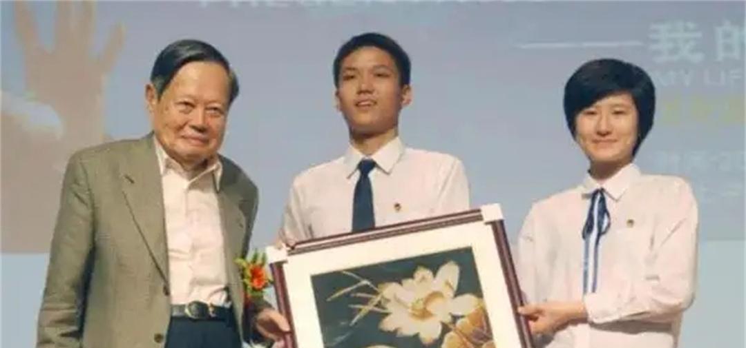 杨振宁与钱学森，两代科学巨匠的辉煌历程，杨振宁与钱学森，两代科学巨匠的传奇人生