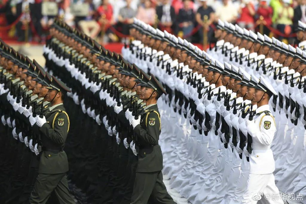 阅兵方阵要求，展现国家力量与荣耀的仪式，阅兵方阵，展现国家力量与荣耀的盛大仪式