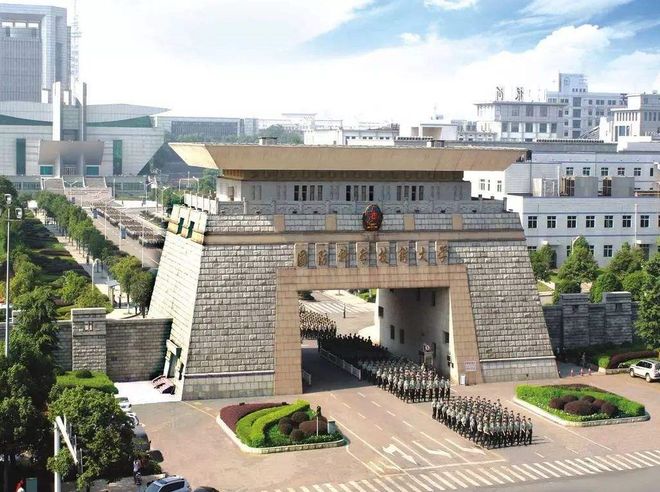 国防大学官网的位置及其重要性，国防大学官网位置与重要性概述