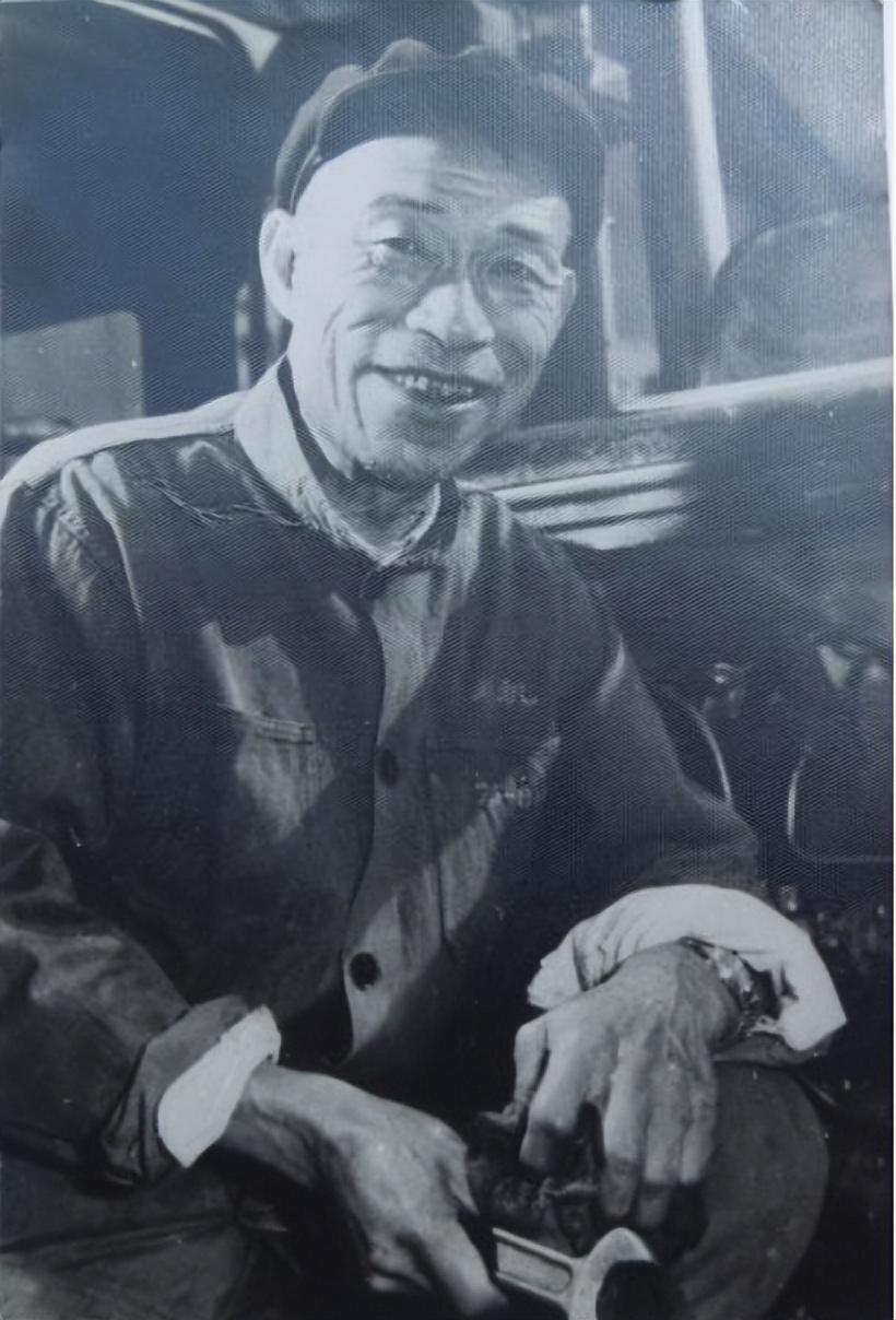 盛建中，一位引领时代的杰出人物，盛建中，时代引领者的杰出风采