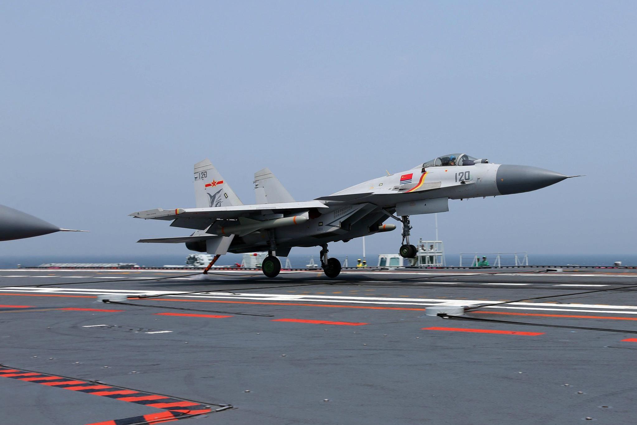舰载歼-15战斗机，中国海军航空兵力量的骄傲，中国海军航空兵力量之骄傲——舰载歼-15战斗机