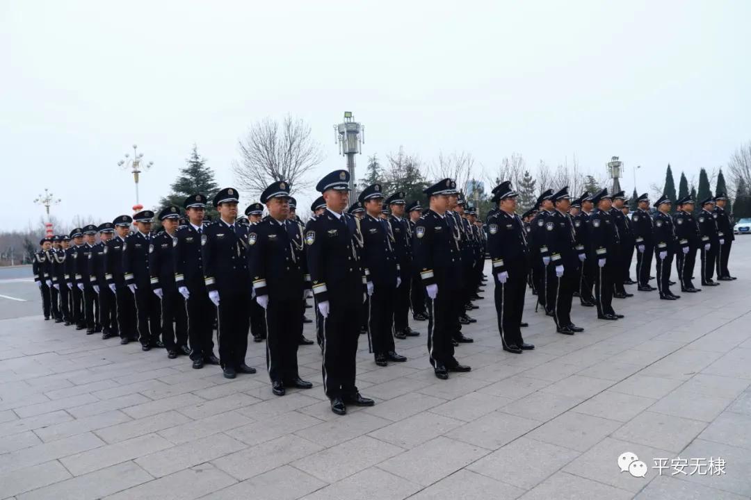 今天是人民警察节，致敬英勇无畏的守护者，人民警察节致敬英勇守护者，守护和平，捍卫正义！