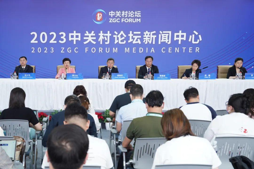 最近七天的新闻大事概述，20条精选新闻事件分析，最近七天精选新闻事件回顾与分析，20条新闻大事概述