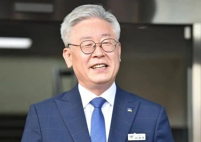 文在寅访问中国，萨德议题下的中韩关系新观察，萨德议题下中韩关系的新观察，文在寅访华观察