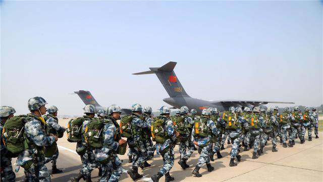 世界空降兵排名，揭示全球顶尖特种部队的实力与风采，全球顶尖特种部队实力与风采，世界空降兵排名揭秘