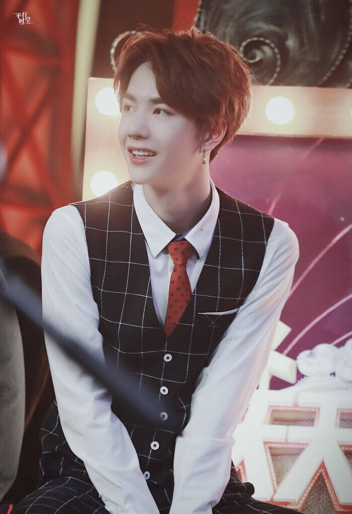 白小姐、王中王与肖中特天,探索神秘世界的引领者,探索神秘世界的先锋,白小姐、王中王与肖中特天