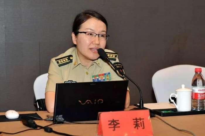 军事评论员李莉的军衔级别及其影响力探讨，军事评论员李莉的军衔级别与影响力解析