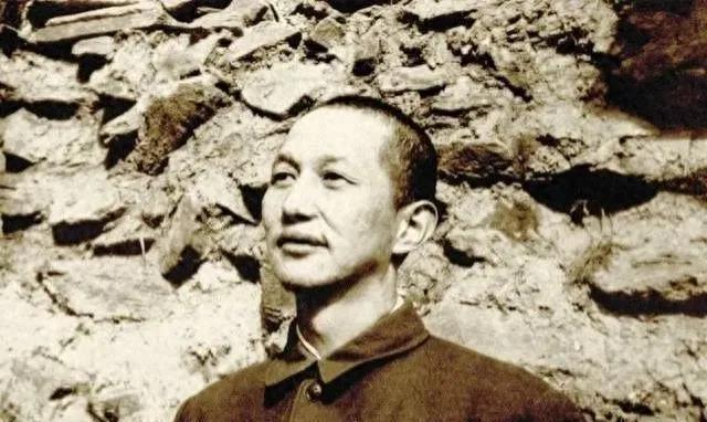中国人民志愿军在司令兼政治委员彭德怀的带领下，中国人民志愿军在彭德怀司令兼政治委员的领导下战斗纪实