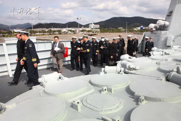 关于海军某舰艇政委喝酒的事件观察与反思，海军舰艇政委饮酒事件观察与反思，职责、纪律与道德的思考