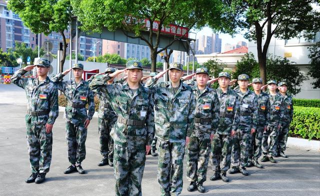 高校毕业生入伍，国家发展的双赢战略，高校毕业生入伍，国家双赢战略助力国家发展