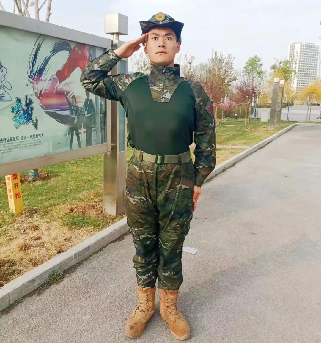 武警21式服装，新时代军装的崭新风貌，武警21式服装，展现新时代军装的崭新风貌