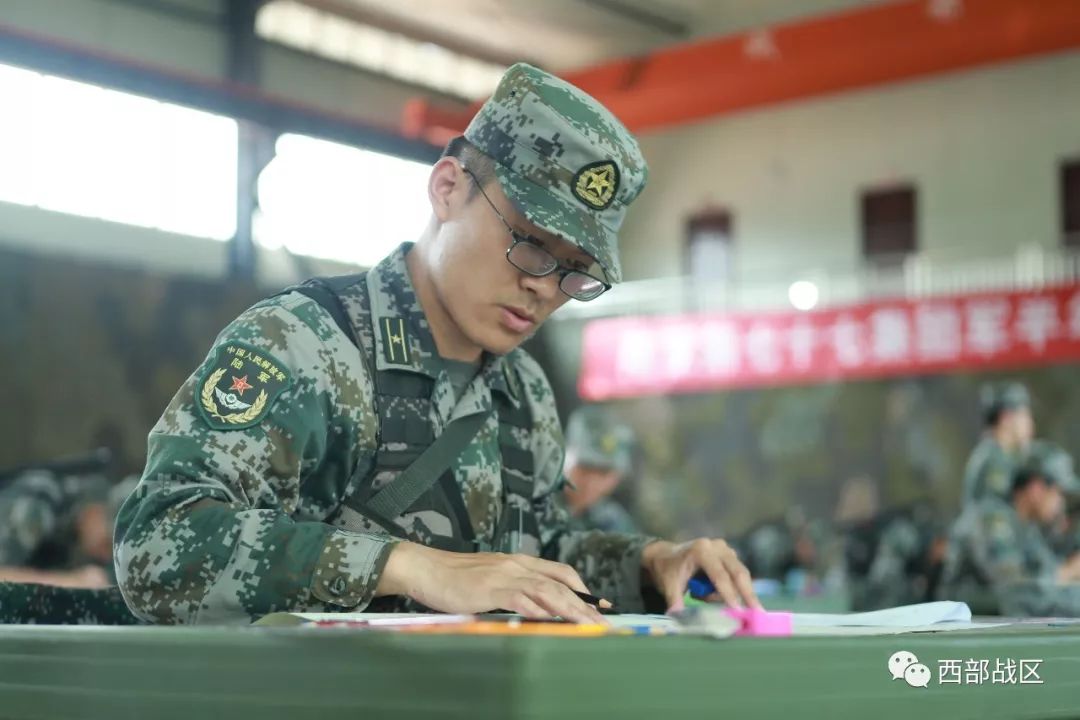 十四集团军参谋，战略决策的关键角色，十四集团军参谋，战略决策中的核心角色