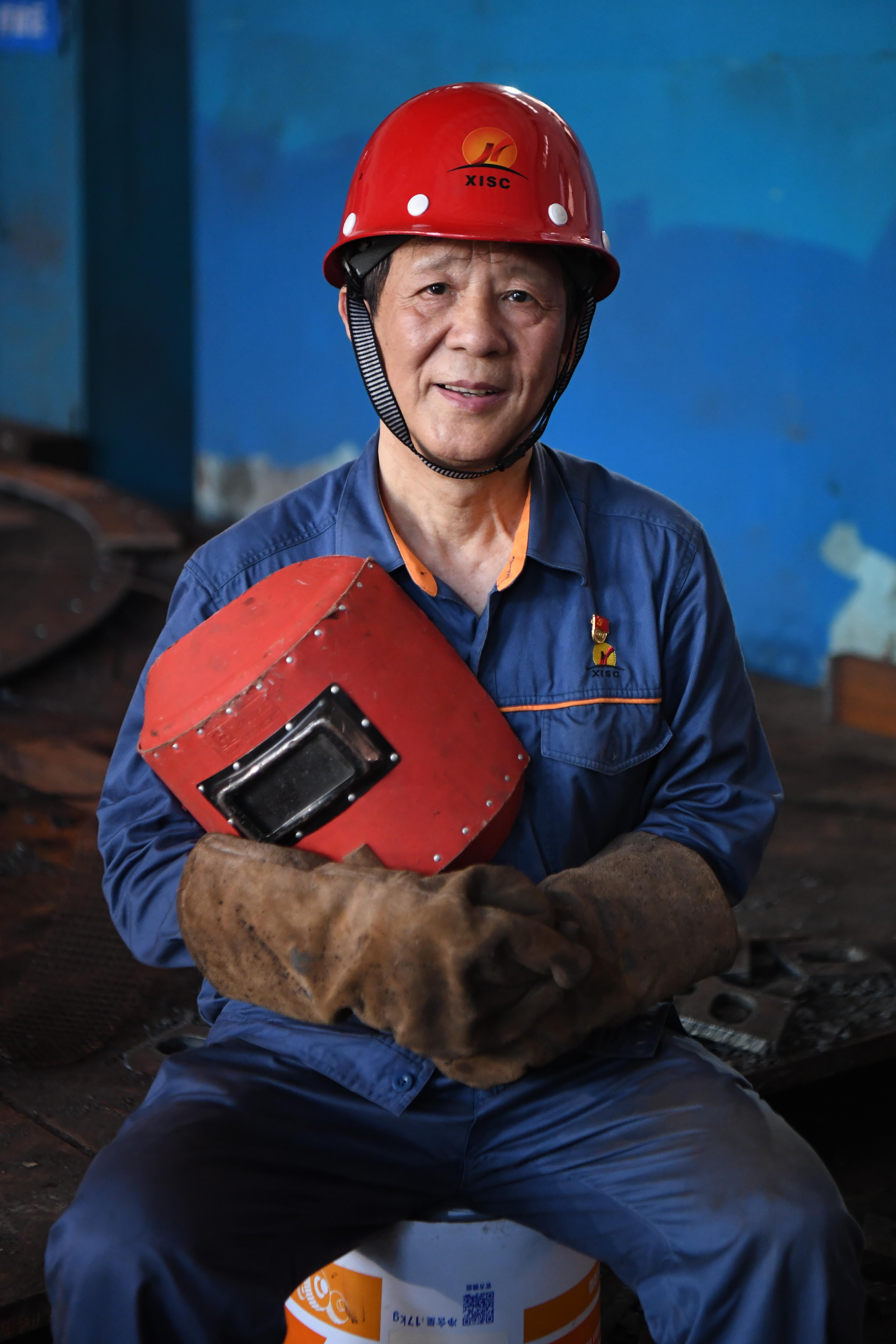 致敬2022年七一勋章获得者——时代的荣光与典范，致敬时代荣光与典范，2022年七一勋章获得者风采展现