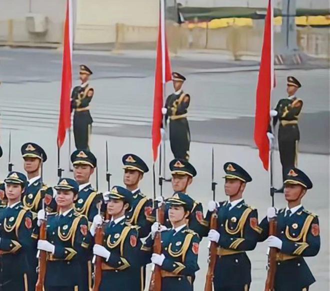 2019年国庆三军仪仗队视频，荣耀与力量的展现，荣耀与力量，2019年国庆三军仪仗队震撼展示