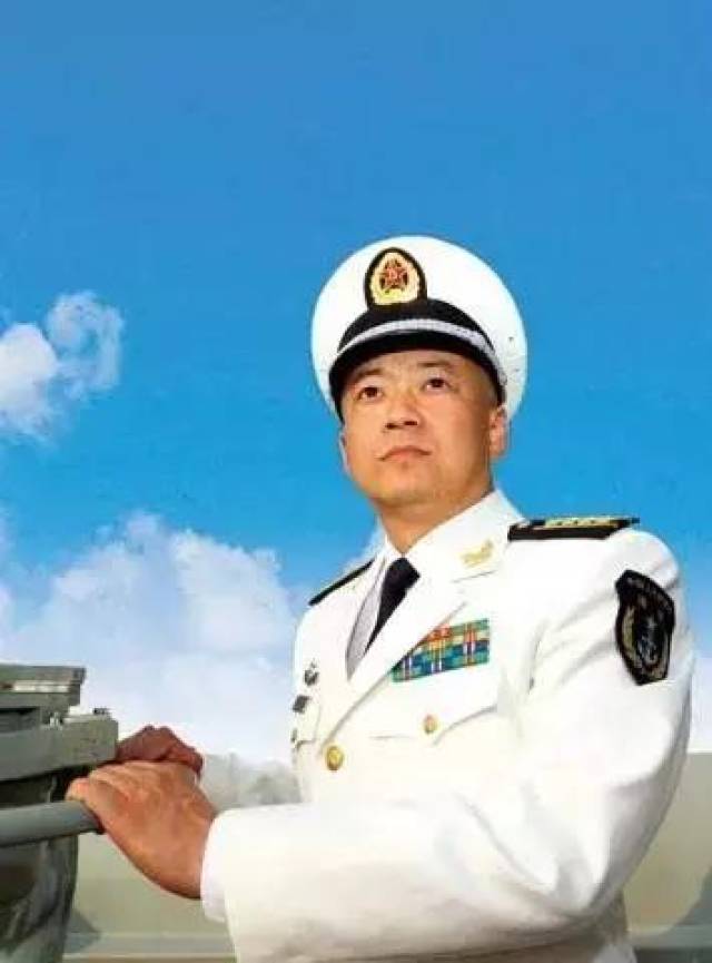 辽宁号首任舰长是谁，揭秘中国海军航母时代的先驱人物，揭秘中国海军航母时代先驱，辽宁号首任舰长人物传记