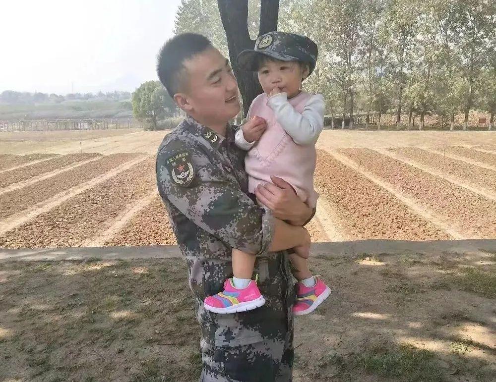 揭秘三军仪仗队张自轩的非凡人生简历，揭秘三军仪仗队张自轩的辉煌人生旅程