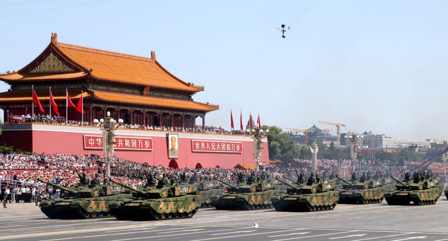关于纪念反法西斯战争胜利十五周年的阅兵仪式，纪念反法西斯战争胜利十五周年阅兵仪式盛大举行