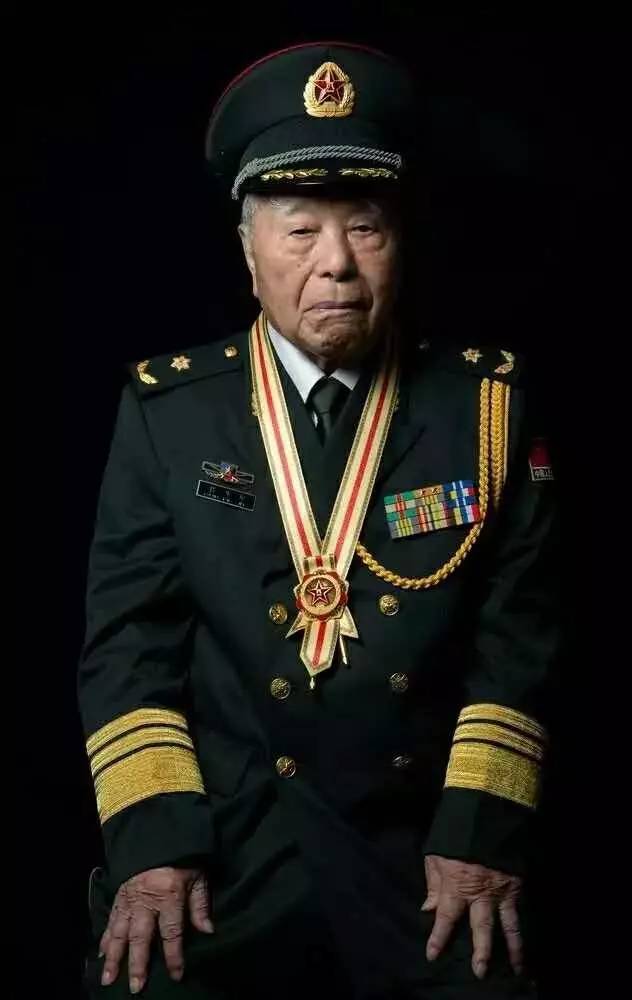 向八一勋章获得者致敬——时代的荣光与典范的力量，向八一勋章获得者致敬，时代荣光与典范力量的典范
