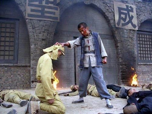 手撕鬼子与裤裆藏雷，战争中的英勇与智慧，战争中的英勇与智慧，手撕鬼子与裤裆藏雷的传奇故事