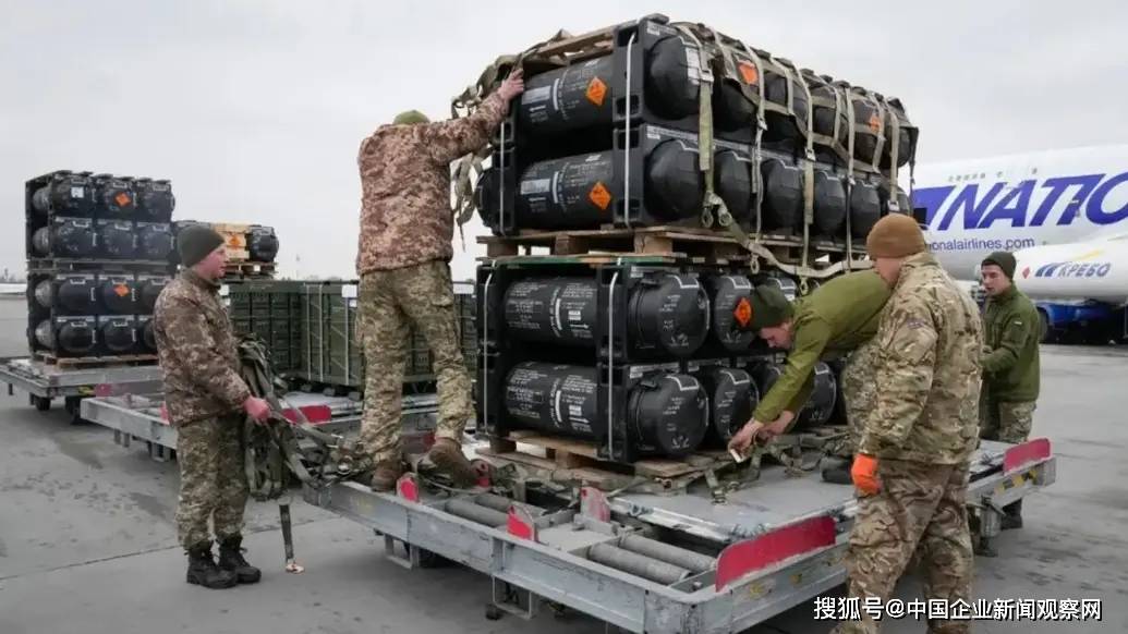 美国务卿宣布向乌克兰提供军事援助，全球视角与影响分析，美国向乌克兰提供军事援助，全球影响与视角分析