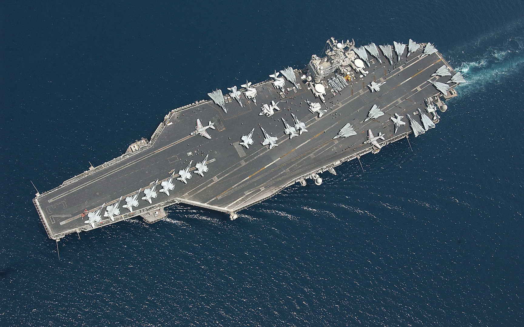 航空母舰造型图，探索现代战舰的雄伟与精密，现代战舰壮丽探索，航空母舰造型图展示其雄伟与精密风采