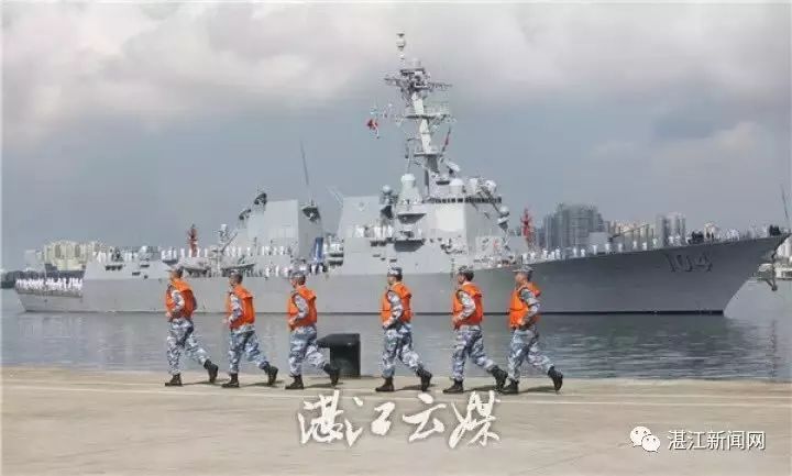 湛江的军舰，一览众海舰之风采，湛江军舰，众海舰风采一览